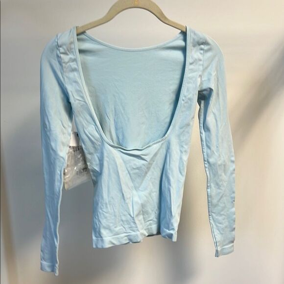Free People Blue Low-Back Seamless Long Sleeve Top Light Blue XS/S - Picture 3 of 8